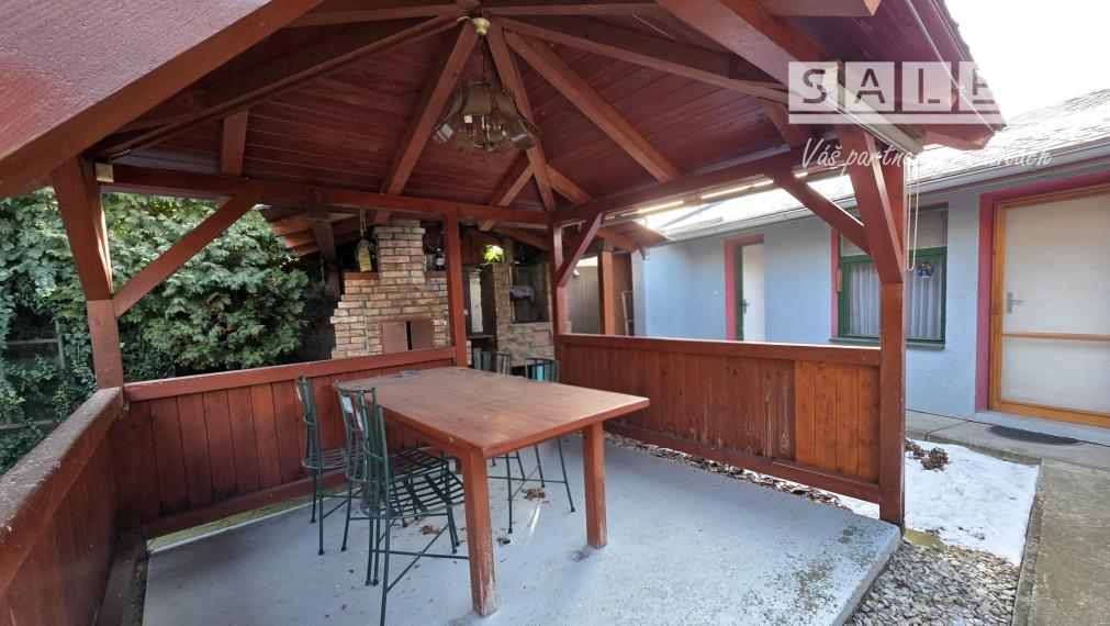 Zariadený 8i Viladom 470m2 na pozemku 1840m2, Horné Saliby