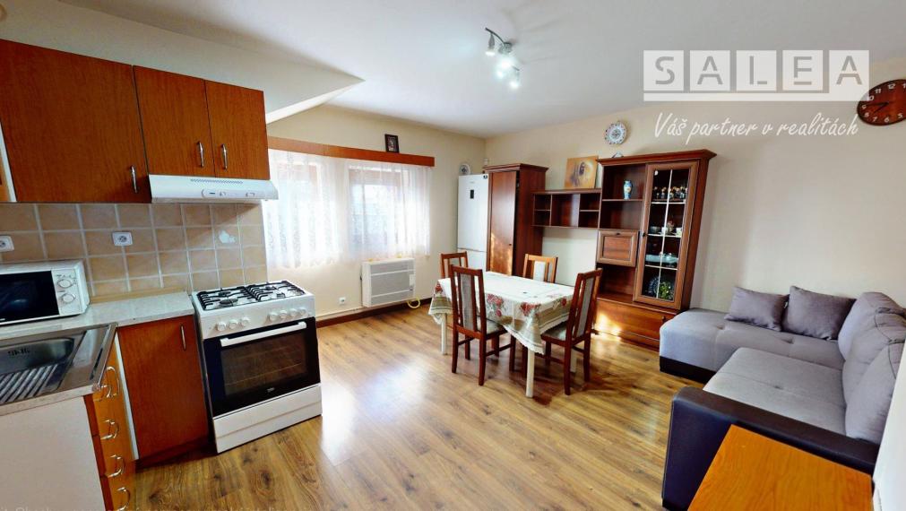 Zariadený 8i Viladom 470m2 na pozemku 1840m2, Horné Saliby