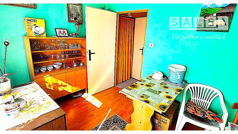 V pôvodnom stave 4,5izbový byt v Žarnovici o výmere 78,5m2