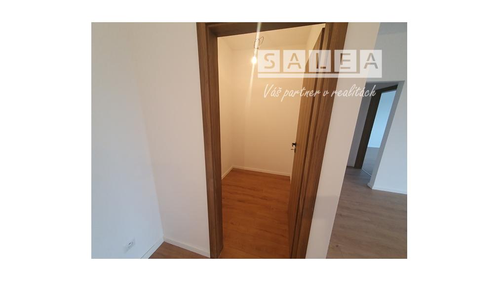 RD 4x izba + kuchyňa (200m2)+3x parkovanie Dvorníky pri HC