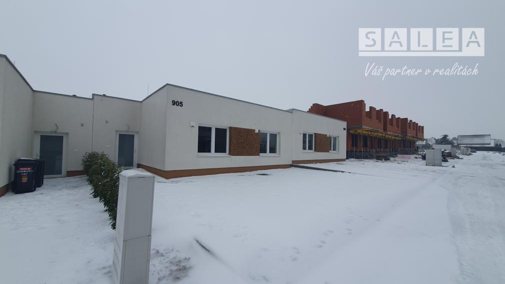 RD 4x izba + kuchyňa (200m2)+3x parkovanie Dvorníky pri HC