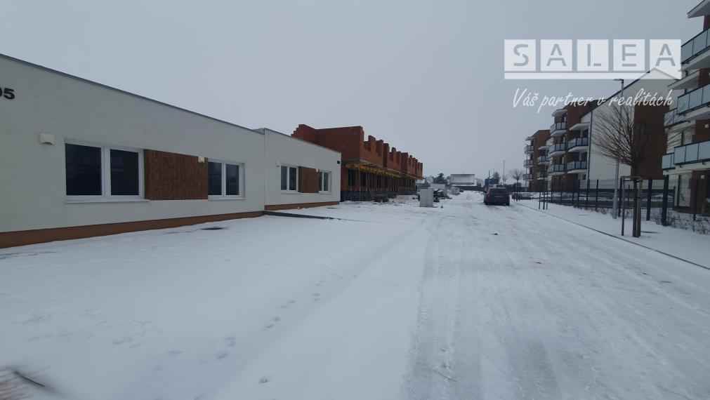 RD 4x izba + kuchyňa (200m2)+3x parkovanie Dvorníky pri HC