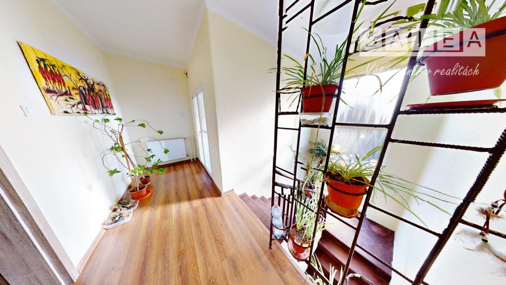 Exkluzívne na predaj  4-izbový poschodový rodinný dom