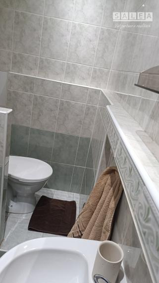 Priestranný 1-izbový byt v top lokalite Šale – ideálny štart aj istá investícia