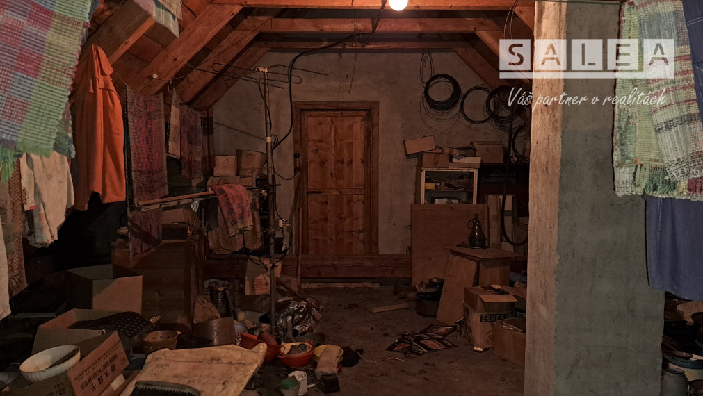 Rodinný dom  v obci Ostrý Grúň s pozemkom a záhradou 4462m2