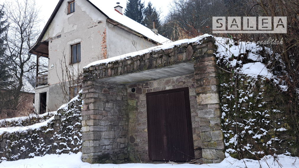 Rodinný dom  v obci Ostrý Grúň s pozemkom a záhradou 4462m2