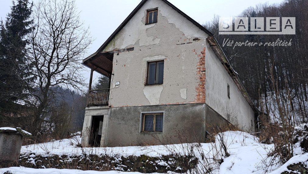 Rodinný dom  v obci Ostrý Grúň s pozemkom a záhradou 4462m2