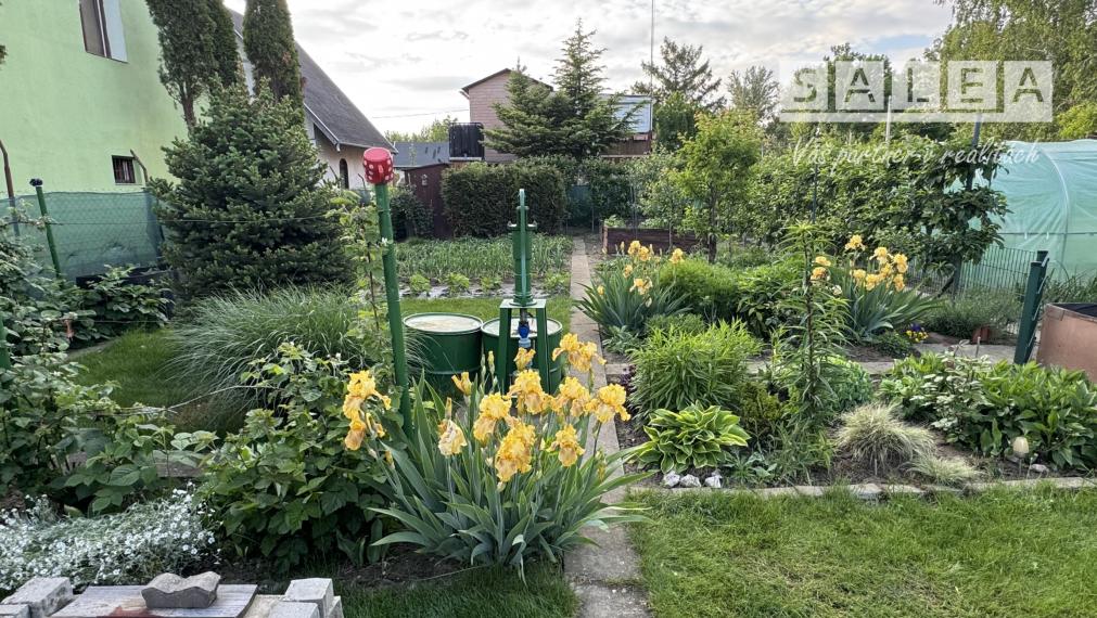Krásna záhrada v Kráľovej nad Váhom 260 m2 v OV