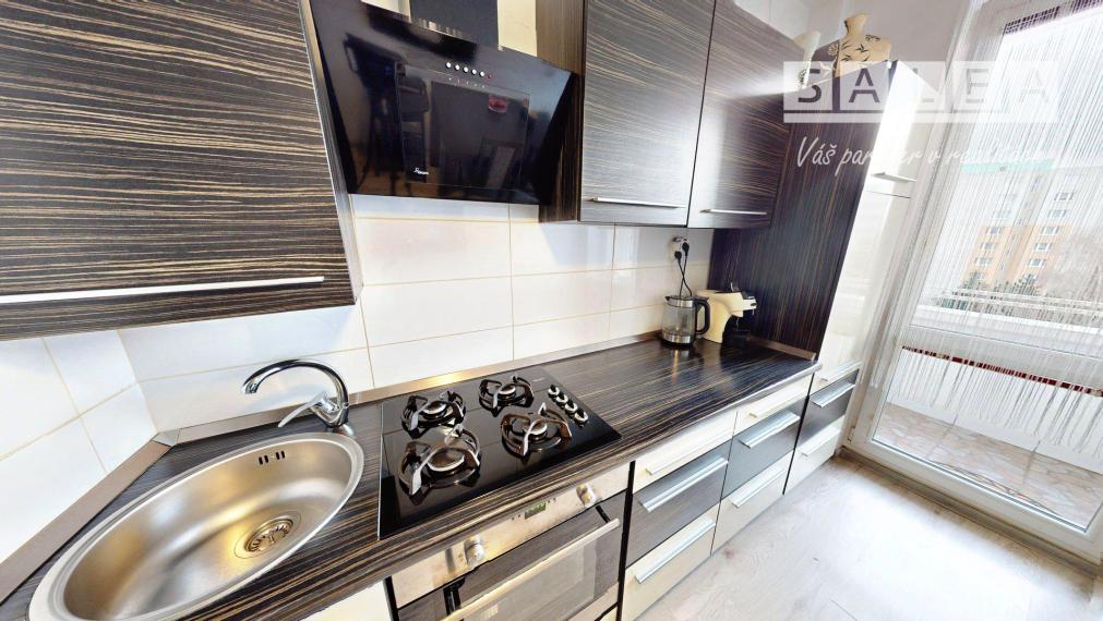 ZREKONŠTRUOVANÝ 2-IZBOVÝ BYT, LOGGIA, 49m², ŽILINA - SOLINKY