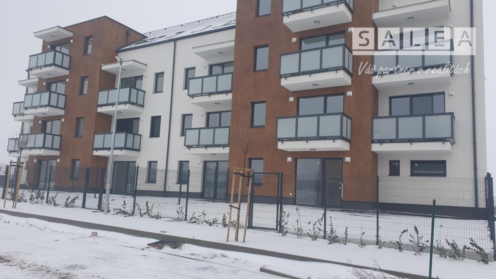 POSLEDNÝ 1-izbový byt+balkón  41m2 Dvorníky pri Hlohovci