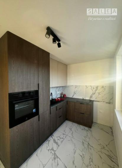 LUXUSNÝ ŠTART: Kompletne zariadený 2-izbový byt po novej rekonštrukcii – Za Hornádom v Spišskej Novej Vsi