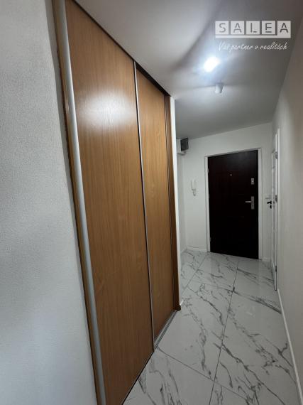 LUXUSNÝ ŠTART: Kompletne zariadený 2-izbový byt po novej rekonštrukcii – Za Hornádom v Spišskej Novej Vsi