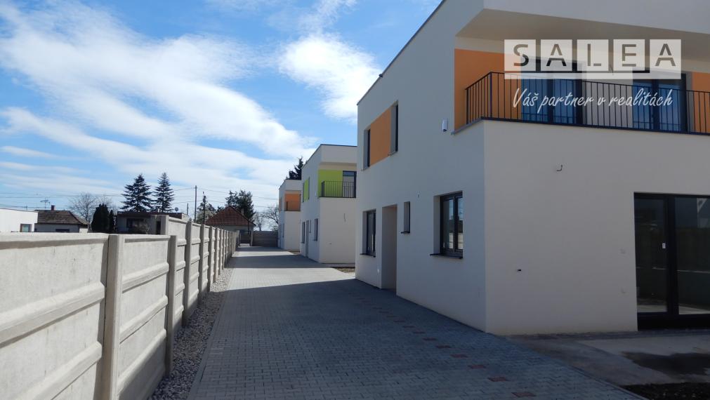 Skolaudovaný 5 izbový rodinný dom, pri jazere, Veľký Biel