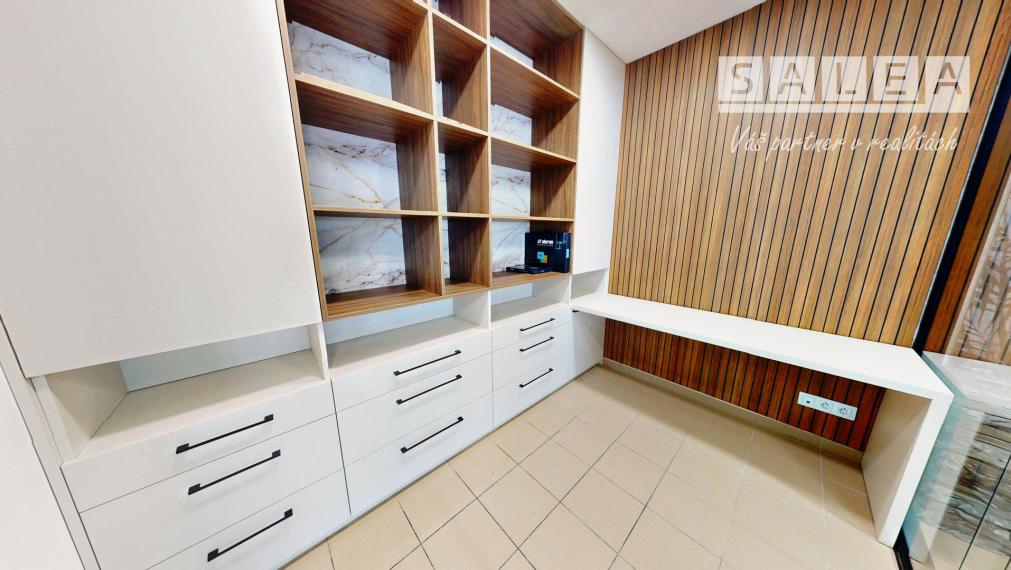 OBCHODNÝ PRIESTOR, 91m2, ŽILINA - CENTRUM, PRI OC DUBEŇ