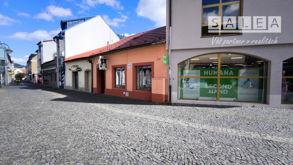 RODINNÝ DOM V CENTRE MESTA, PODLAHOVÁ PLOCHA 248m2, ŽILINA