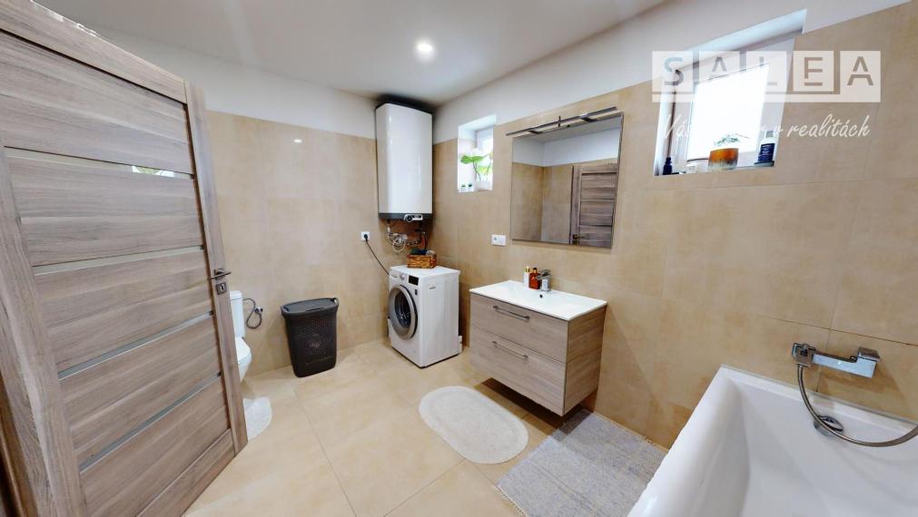 Priestranný 4i-Rodinný dom 166m2 na pozemku 1315m2 Vozokany.