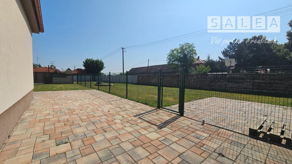 Priestranný 4i-Rodinný dom 166m2 na pozemku 1315m2 Vozokany.