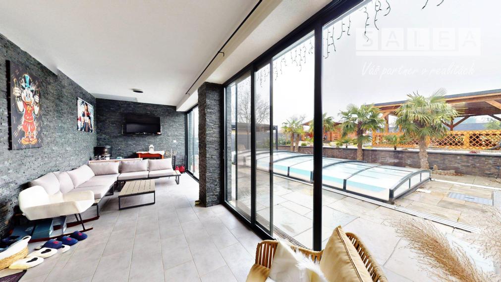 4-izb. zariadený rodinný dom 1241m2 Dvorníky pri Hlohovci,