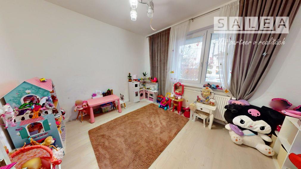 4-izb. zariadený rodinný dom 1241m2 Dvorníky pri Hlohovci,