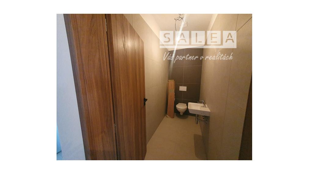 POSLEDNÝ 4-izb.RD+kuchyňa (400m2)+3x park. Dvorníky pri HC