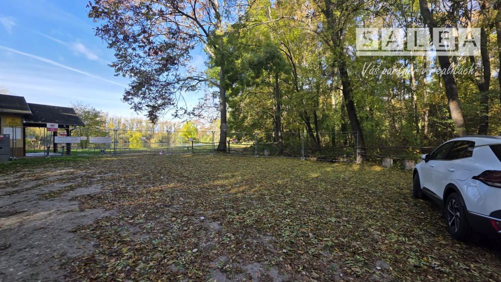 Stavebný pozemok v lese. 2269m2 Tomášikovo