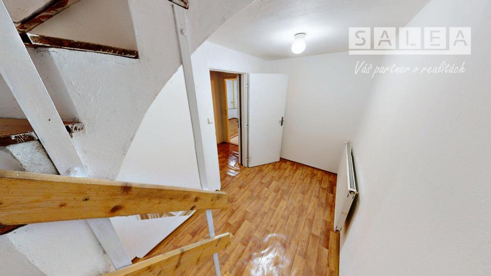 4-IZBOVÝ TEHLOVÝ DOM, POZEMOK 784m2, ŽILINA - ROSINKY