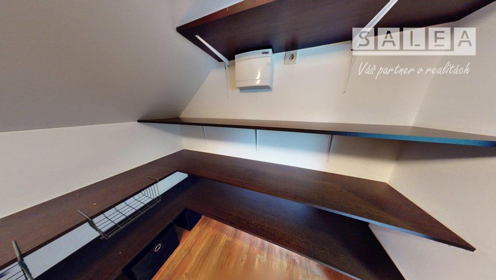 4-IZBOVÝ TEHLOVÝ DOM, POZEMOK 784m2, ŽILINA - ROSINKY