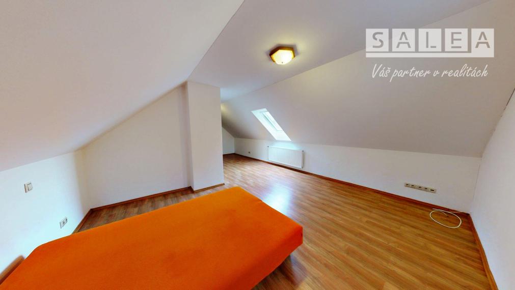 4-IZBOVÝ TEHLOVÝ DOM, POZEMOK 784m2, ŽILINA - ROSINKY