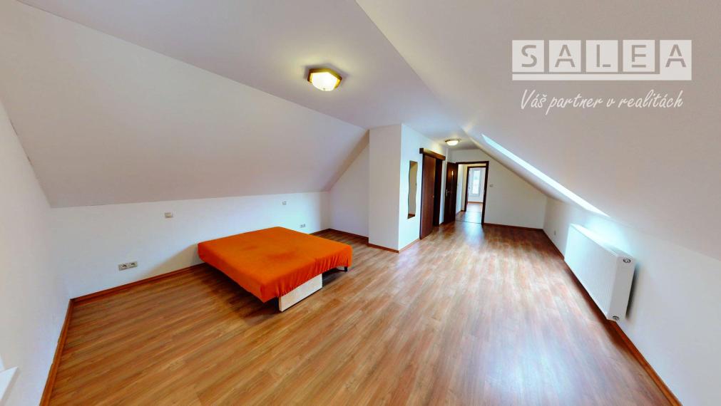 4-IZBOVÝ TEHLOVÝ DOM, POZEMOK 784m2, ŽILINA - ROSINKY