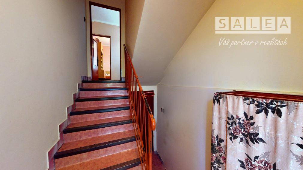 5-izbový Rodinný dom (959m2)+2x garáž Hrádok pri Piešťanoch