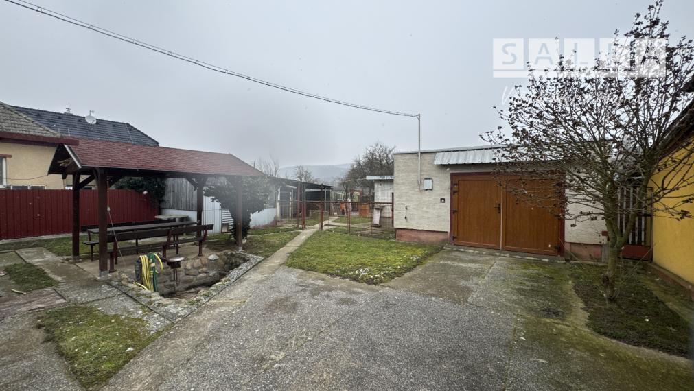 5-izbový Rodinný dom (959m2)+2x garáž Hrádok pri Piešťanoch