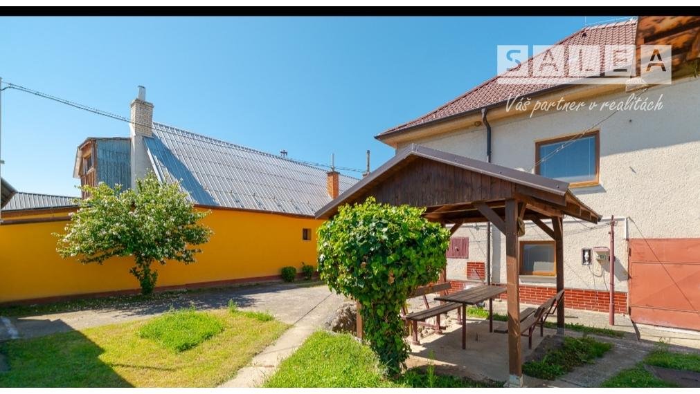 5-izbový Rodinný dom (959m2)+2x garáž Hrádok pri Piešťanoch