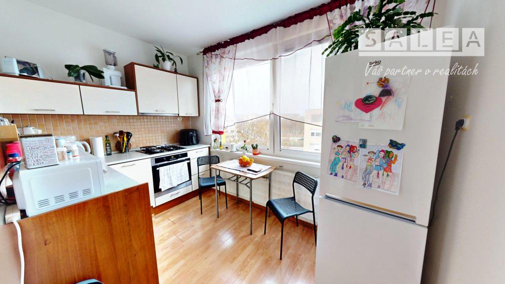 NOVÁ CENA! Priestranný 2,5-izbový byt v top lokalite Šale – bývanie aj investícia s okamžitým výnosom