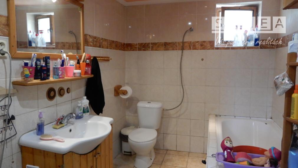 Útulný rodinný dom, 13 m2, garáž, letná kuchyňa, Veľké Ludince, okr. Levice