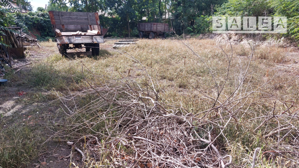 Pozemok, 1058 m2, BONUS ďalšia parcela,  Keť, okr. Levice