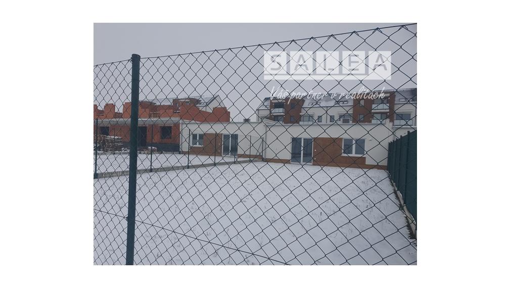 POSLEDNÝ 4-izb.RD+kuchyňa (400m2)+3x park. Dvorníky pri HC