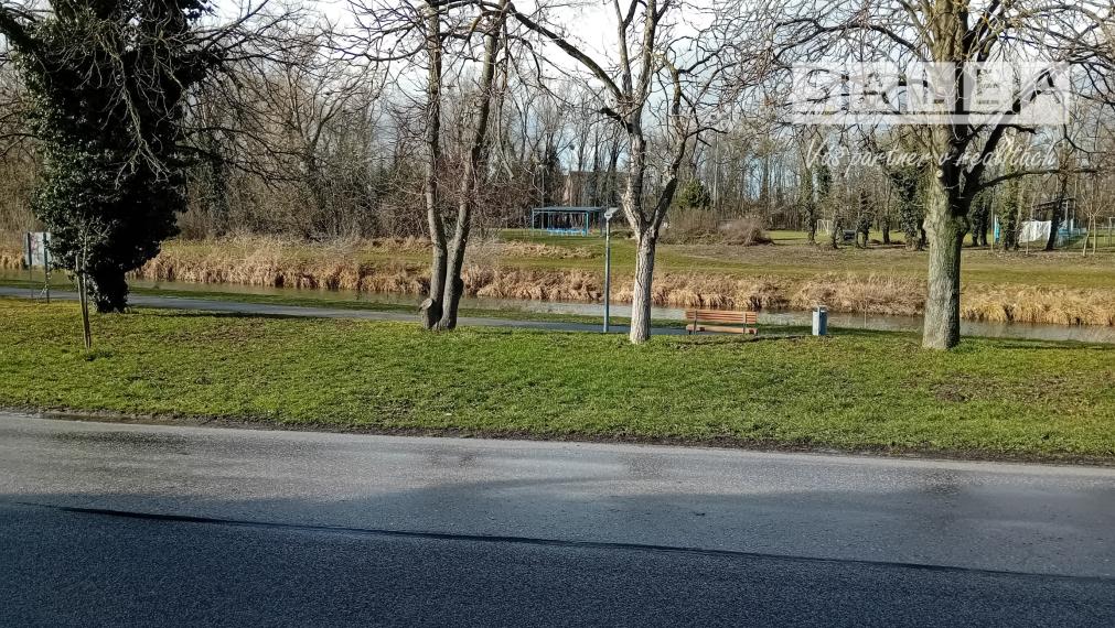 Rodinný dom, pôvodný stav, 1 787m2, Kráľová pri Senci