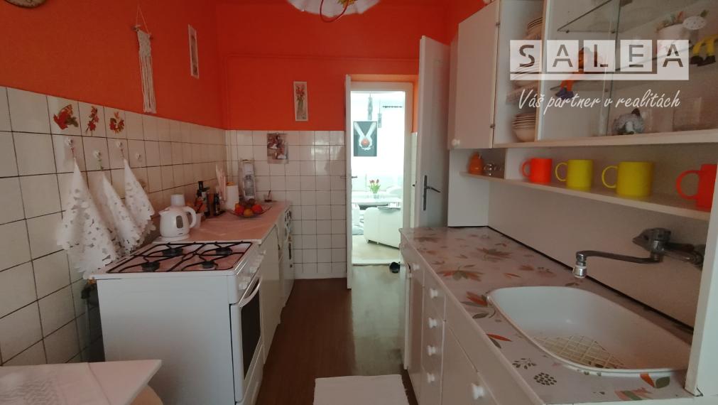 3-izbový tehlový byt (81 m2) v blízkosti centra Krompach– KOMPLETNE ZARIADENÝ