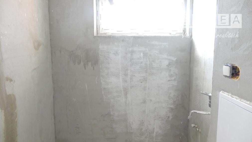 Slnečný 3 izbový byt, 86 m2, balkón, Demandice, okr.  Levice