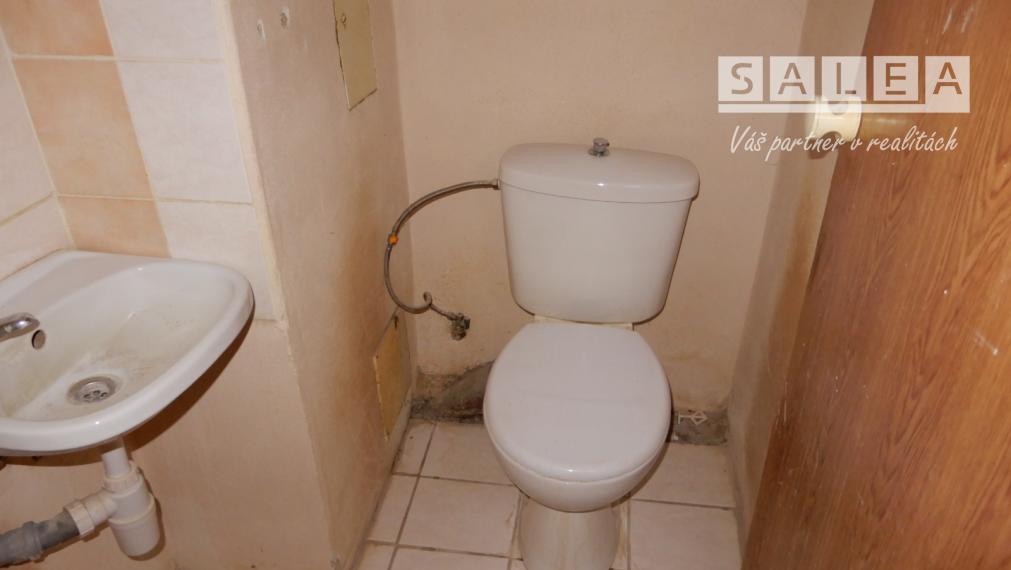 Slnečný 3 izbový byt, 86 m2, balkón, Demandice, okr.  Levice