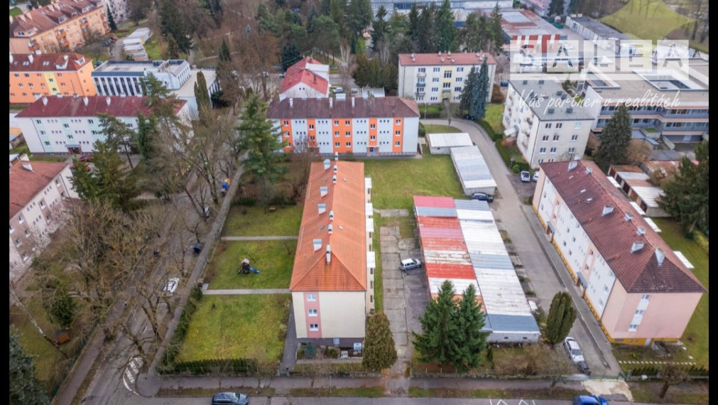 Garáž do prenájmu vo Zvolene na ul. R.Čelku/ Vansovej