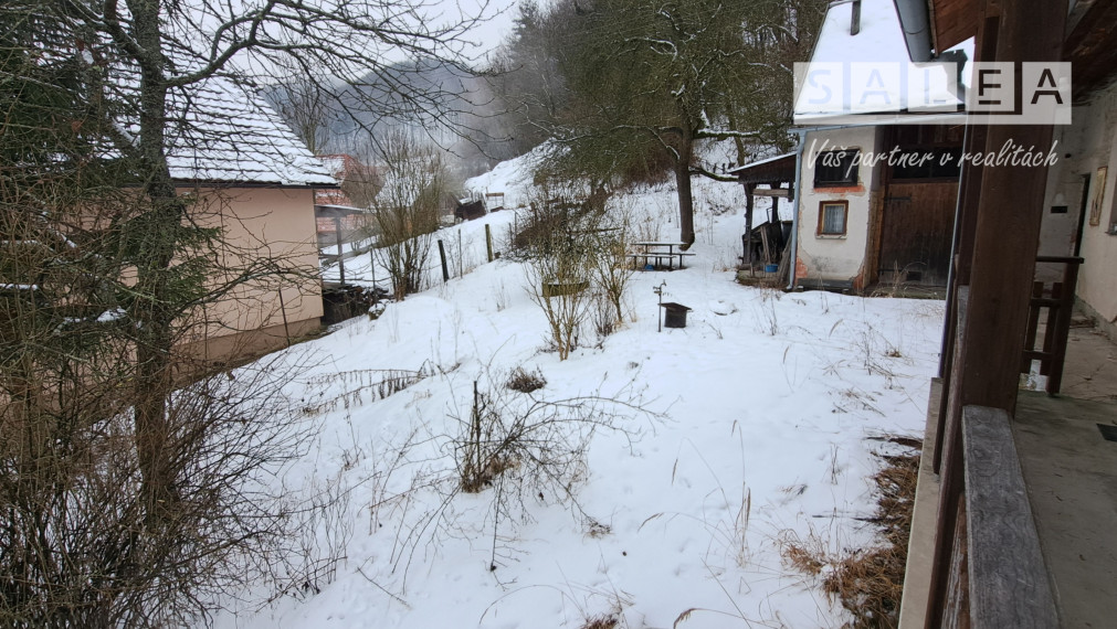 Rodinný dom  v obci Ostrý Grúň s pozemkom a záhradou 4462m2