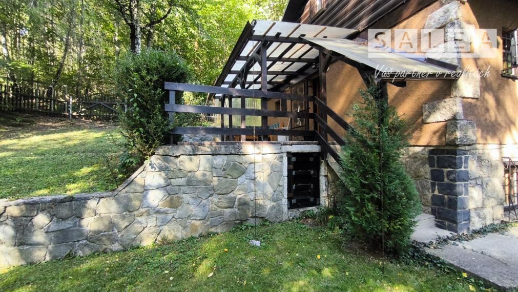 CHATA UPROSTRED LESA, POZEMOK 1782m2, ČADCA - BREHY