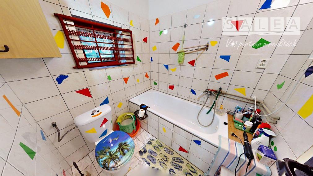 CHATA UPROSTRED LESA, POZEMOK 1782m2, ČADCA - BREHY