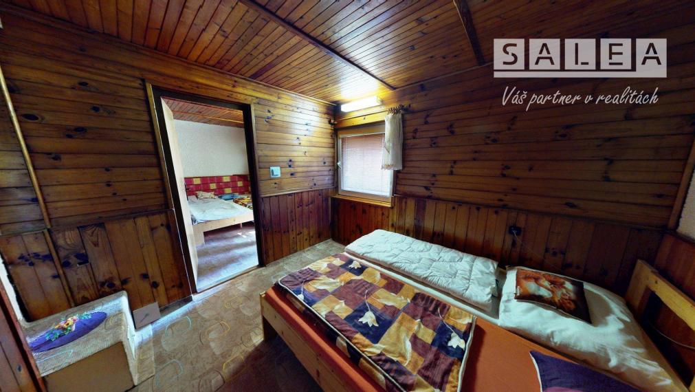 CHATA UPROSTRED LESA, POZEMOK 1782m2, ČADCA - BREHY