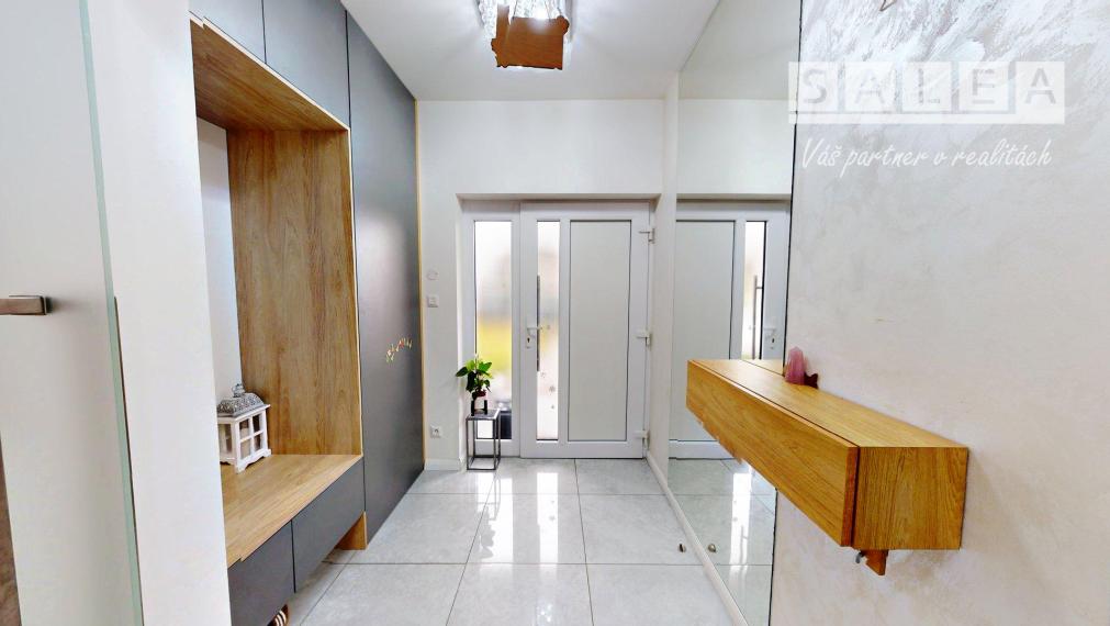 4-izb. zariadený rodinný dom 1241m2 Dvorníky pri Hlohovci,