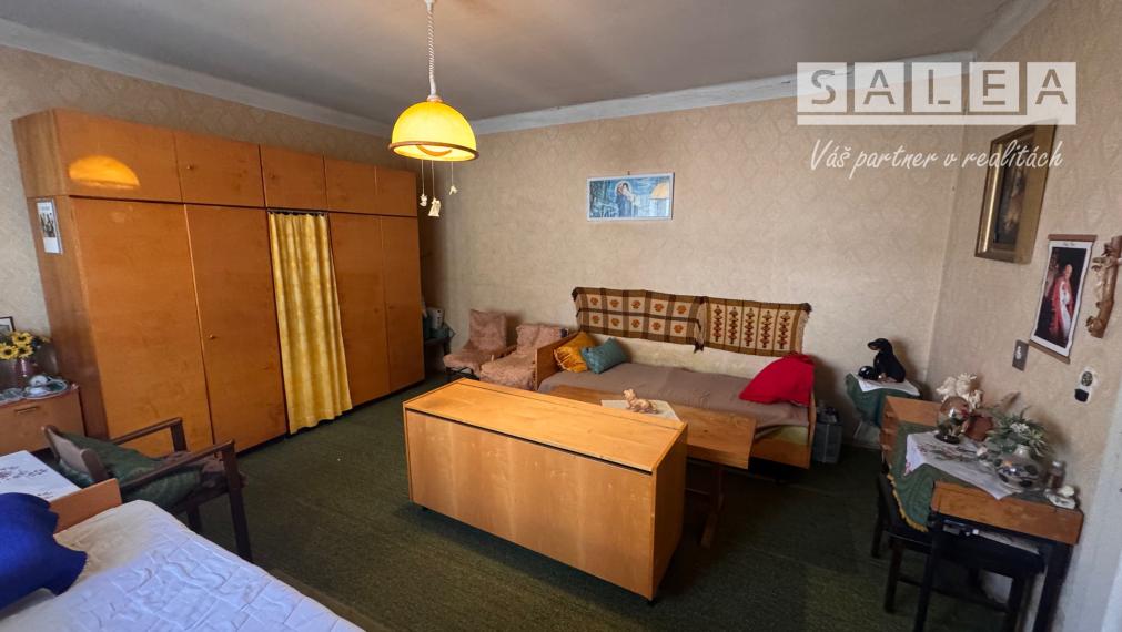 Rodinný dom, pôvodný stav, 1 787m2, Kráľová pri Senci