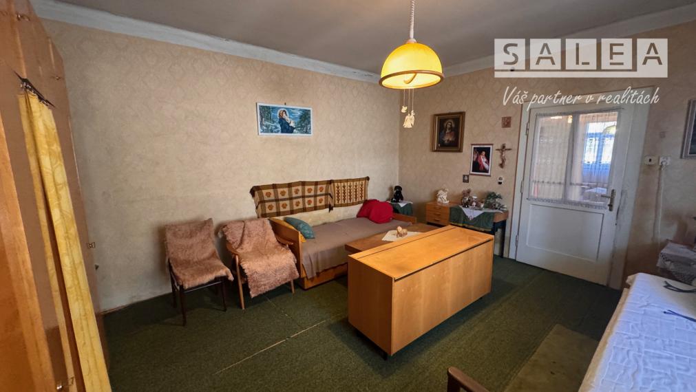 Rodinný dom, pôvodný stav, 1 787m2, Kráľová pri Senci