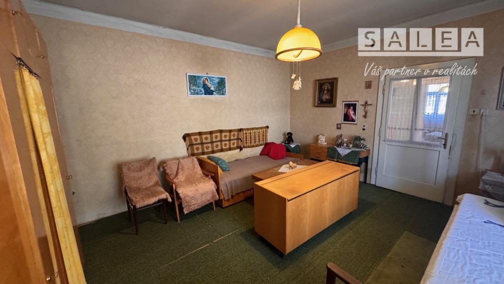 Rodinný dom, pôvodný stav, 1 787m2, Kráľová pri Senci