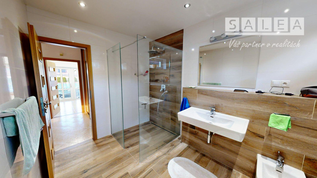 ŽILINA-BYTČICA - 6 IZBOVÝ RODINNÝ DOM+POZEMOK 600m2 + GARÁŽ